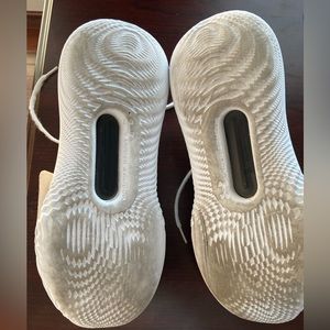 Under Armor Glow size 13 men